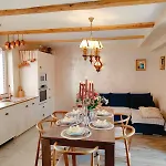 Vakantiehuis House Near The Castel Ksiaz 503-608-088